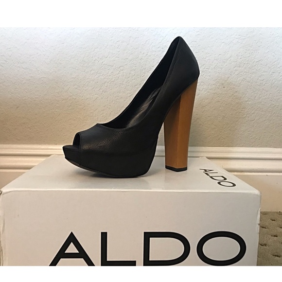 Open toe Platforms - Picture 1 of 5